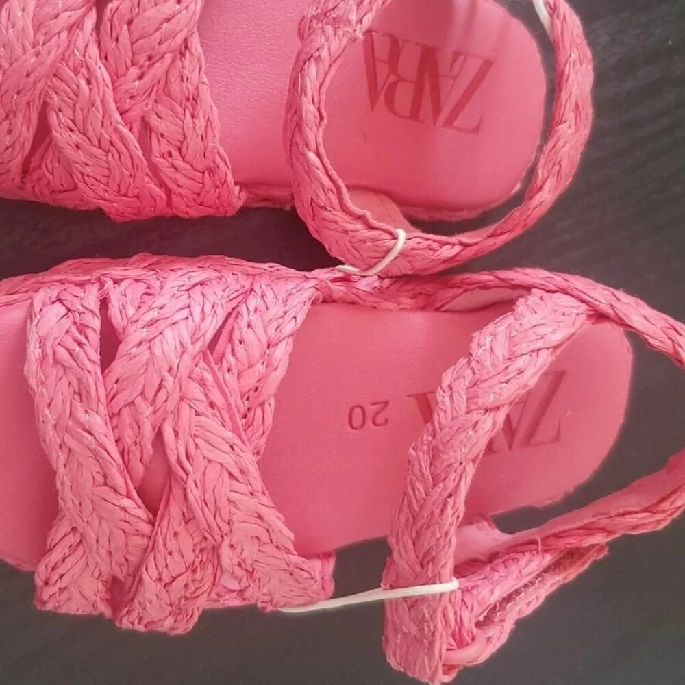 Zara Baby girl Sandel color pink Size EUR21 USA 5 1/2 6633/931/070